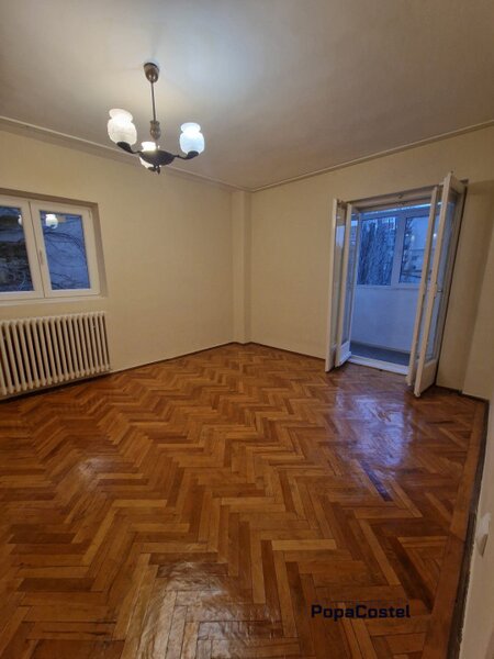 Intercontinental - Batistei 2 camere etaj 4/9, balcon, bloc cu lift