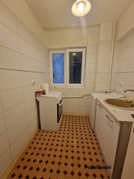 Intercontinental - Batistei 2 camere etaj 4/9, balcon, bloc cu lift